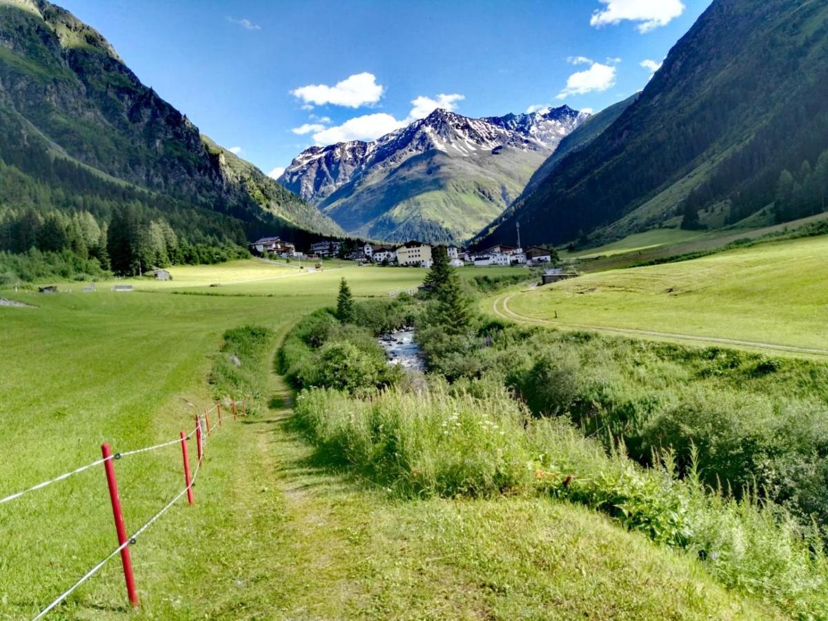 Haus Bergwind Lägenhet Sankt Leonhard im Pitztal Exteriör bild